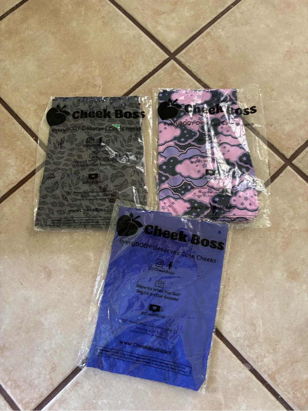 Woman's Boy Shorts Boxer Briefs - Pink Cloud Print etc Cheek Boss Size 4X NWTS